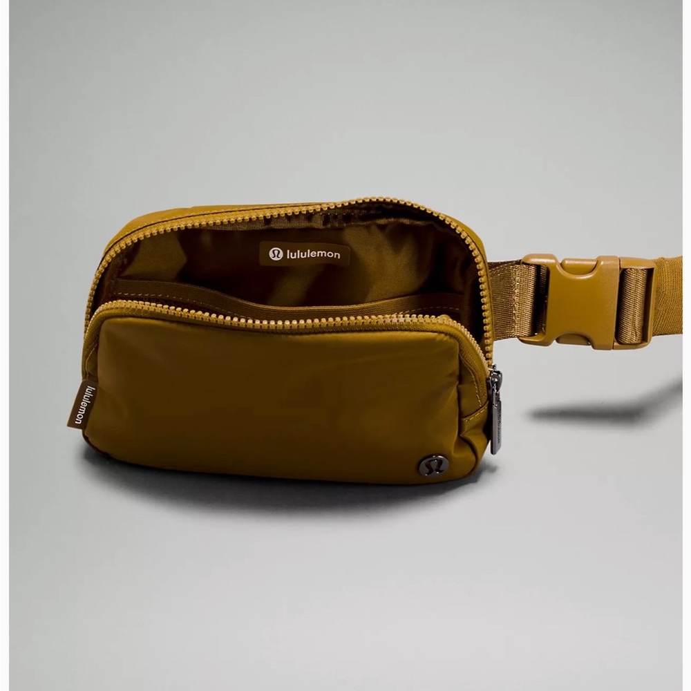 Lululemon Belt Bag, NWT, Burnt Caramel, Fall 2022.